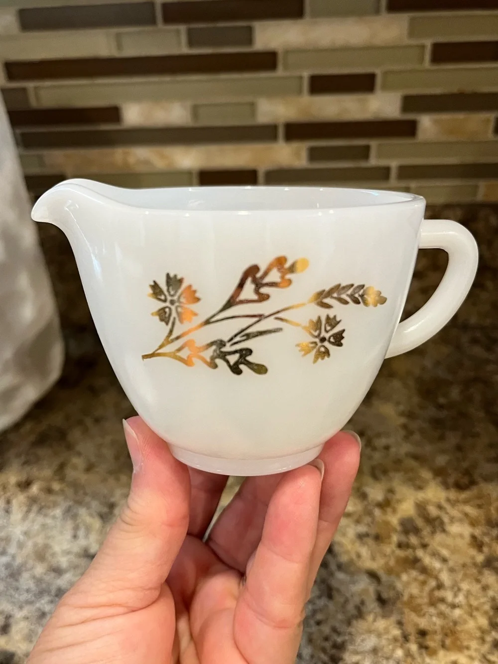 Vintage Federal Glass milk glass creamer & sugar bowl Meadow Gold Wheat pattern.